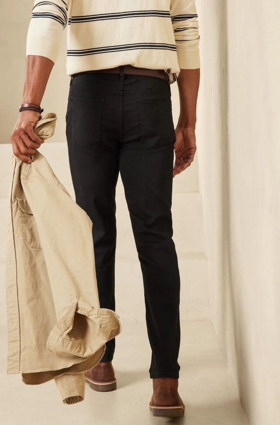 BANANA REPUBLIC Men's Slim Fit Travel Jeans in Black Wash for Comfort & Style