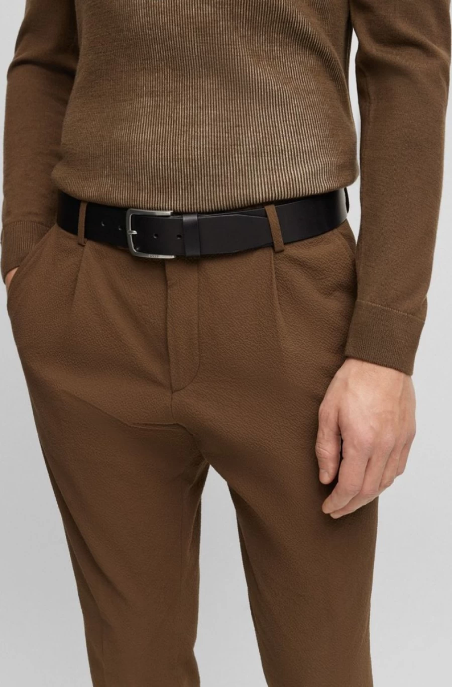 "HUGO BOSS Men's Black Leather Belt with Engraved Logo Buckle"
