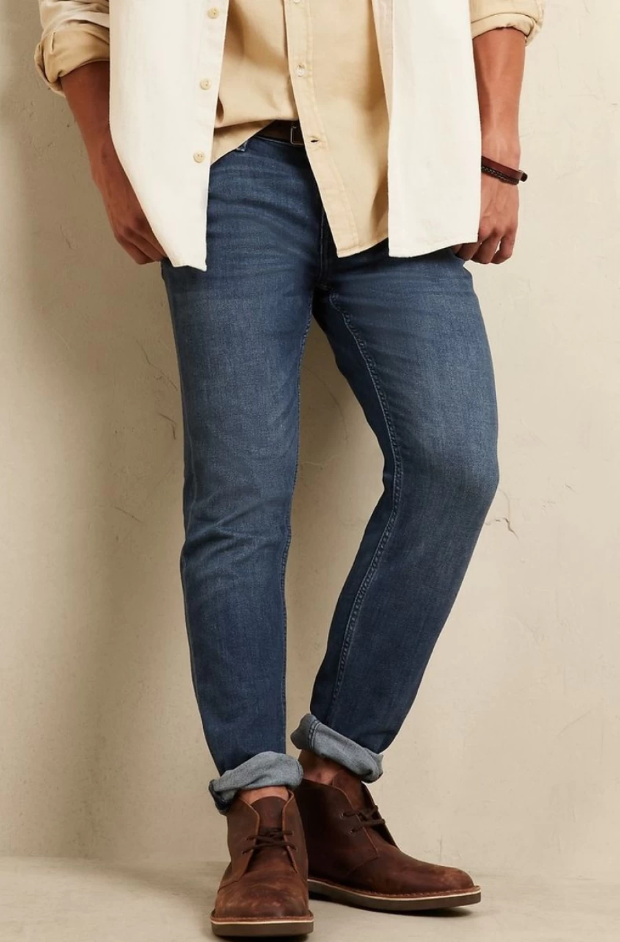BANANA REPUBLIC Men's Slim Fit Travel Jeans in Medium Wash for Comfort & Style