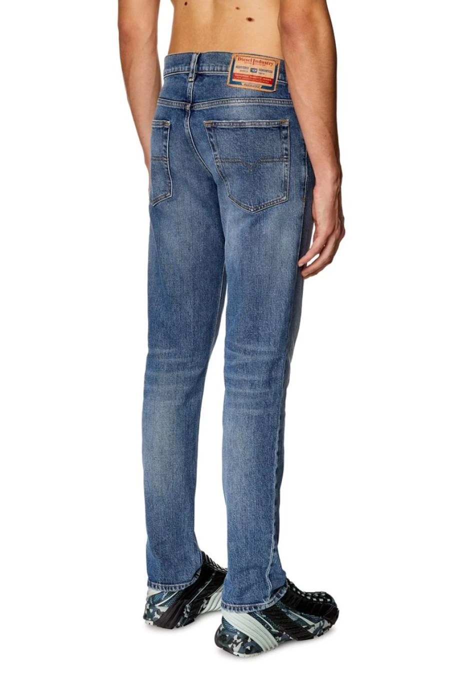 DIESEL Men's Medium Blue Tapered Jeans | 2023 D-Finitive 09I16 Slim Fit Denim