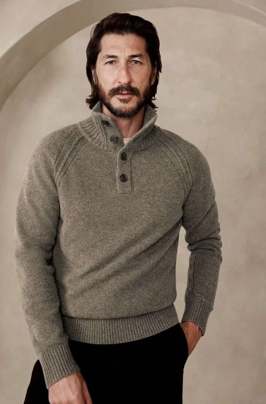 BANANA REPUBLIC Men's Pierro Wool Sweater - Premium Knit Pullover for Men