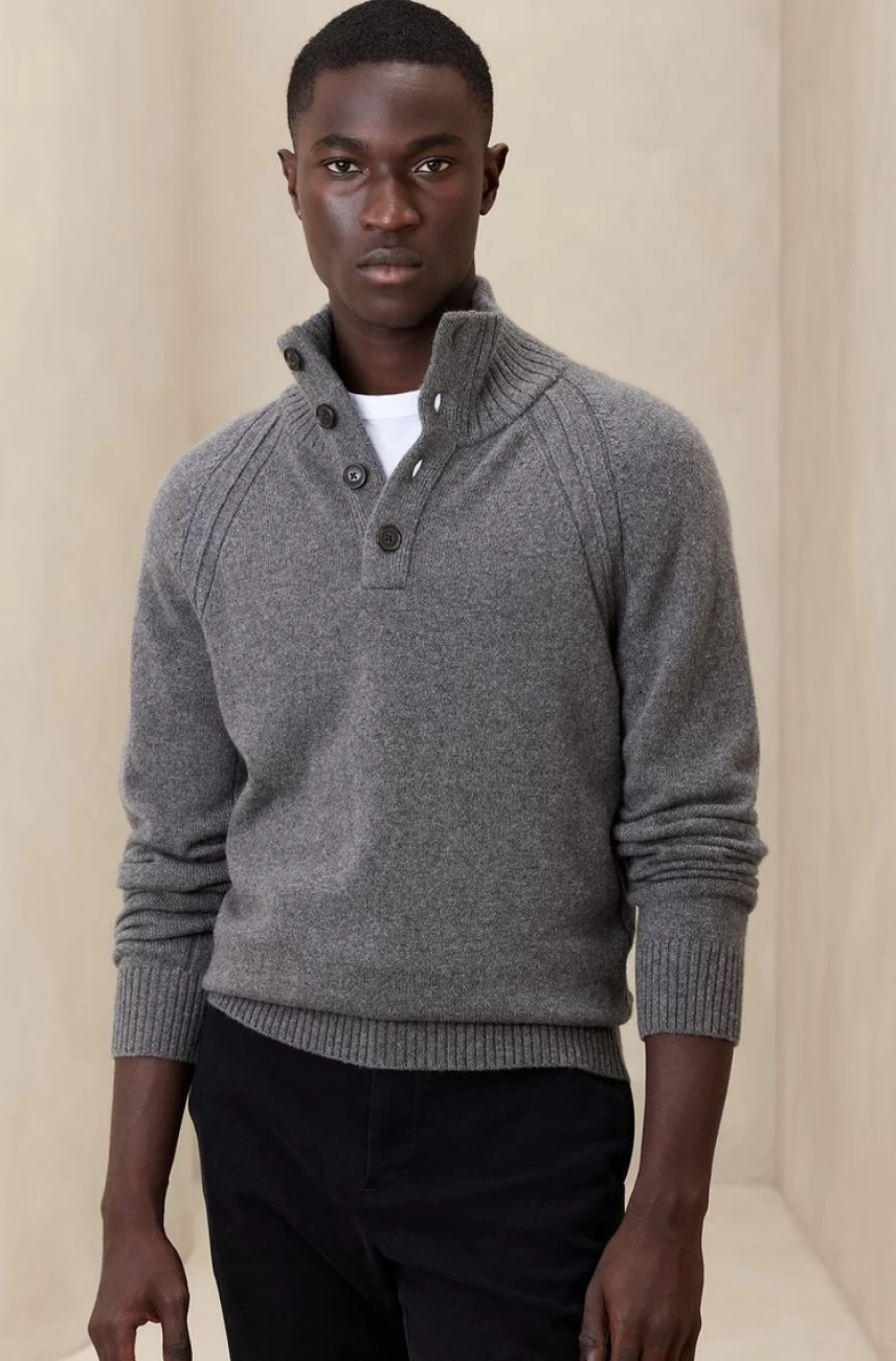 BANANA REPUBLIC Men's Pierro Wool Sweater - Premium Knit Pullover for Men